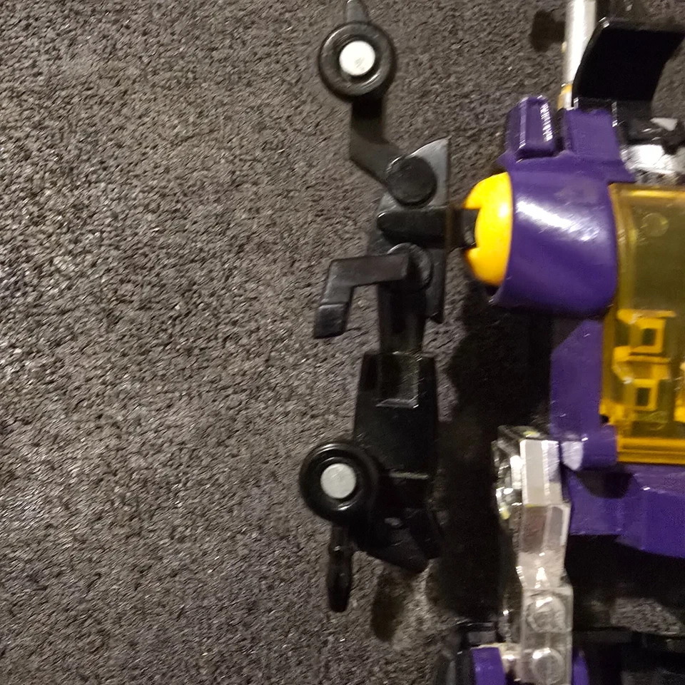 Vintage Transformers G1 Bombshell Insecticon Figure 1985 Hasbro Takara - Image 4 of 4