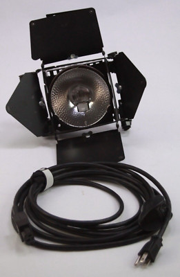 Lowel Pro-Light 4777566 w/ Power Cord & Barn Doors Tested