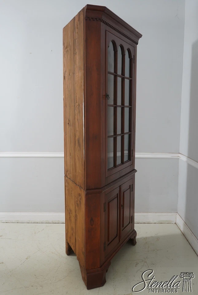 F69055: Antiguo gabinete de esquina American Cherry Country Chippendale Foto 2 de 4