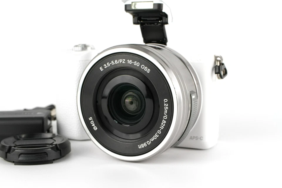 [Presque comme neuf s/c 3382] Sony Alpha A5100 avec 16-50 mm langue anglaise ... - Photo 1/4