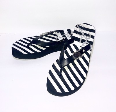 guess white flip flops