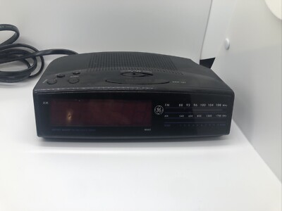 Vintage GE General Electric AM/FM Clock Radio Digital Clock Model No 7 ...