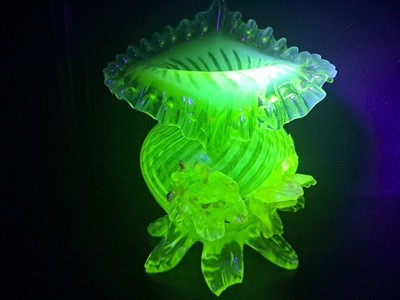 Vaseline / Uranium Jack In the Pulpit glass vase HTF CHIPS READ Desc Franz Welz?