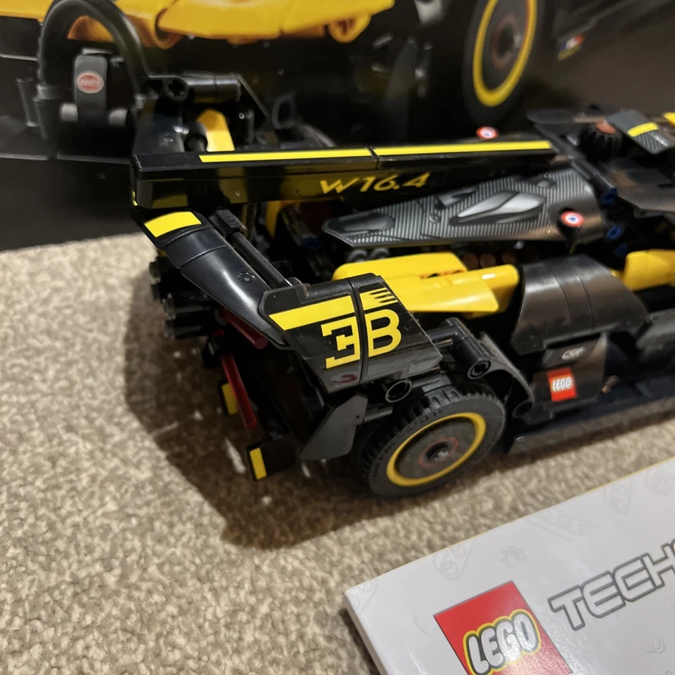 LEGO Technic 42151 Bugatti Bolide, photo 3 of 4