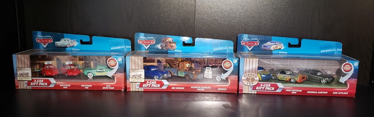 ミニカー Disney PIXAR CARS 3-CAR GIFT PACK 2011 Disney Pixar Cars 3-Car Gift Pack Dinoco Showgirls