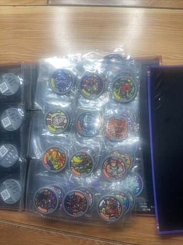 Yo-Kai Watch 2 Binders 81 Pieces Total - Picture 3 of 9