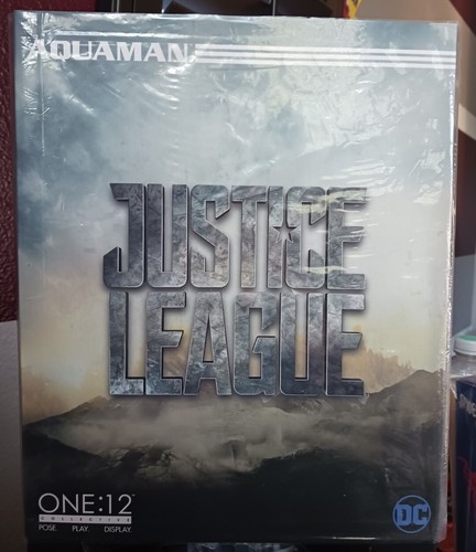 MEZCO FIGURE ONE 12 DC JUSTICE LEAGUE AQUAMAN AUTHENTIC - Picture 2 of 7
