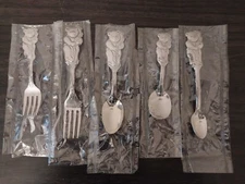 Oneida Community Cubby Bear Stainless Flatware Set - 5 Pieces NEW spoons & forks