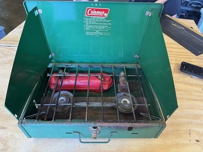 Vintage Coleman 425J Two Burner Camp Stove Green Suitcase Camping Stove
