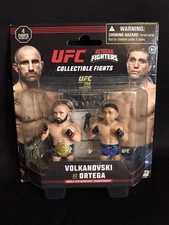 UFC Octagon Fighters 2.5” Volkanovski Vs Ortega Figures 2 Pack