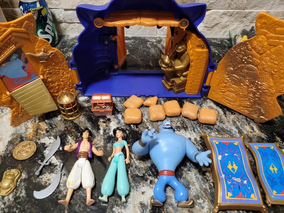 Vintage Disney Aladdin “Cave of Wonders” Playset - w xtra Figures - Not Complete - Image 2 of 4