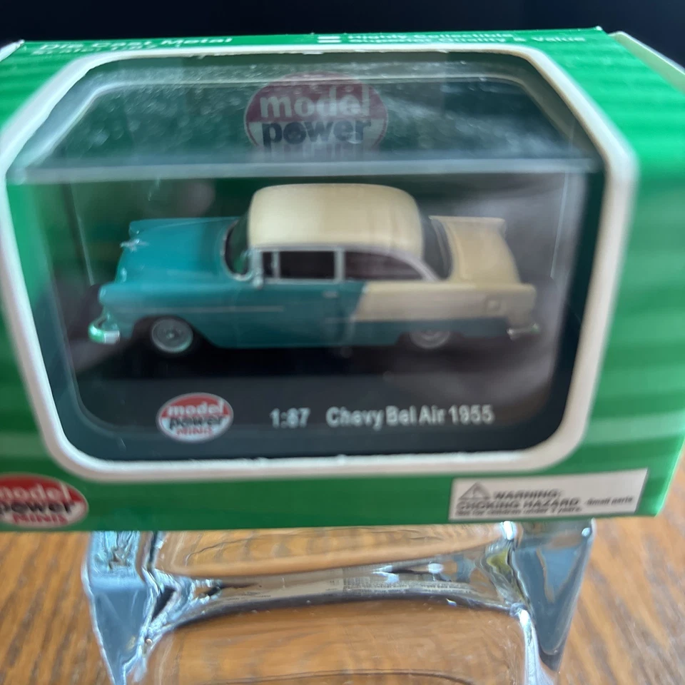 Model Power 19236 1:87 HO Minis Green/Cream 1955 Chevy Bel Air Coupe - Image 3 of 4