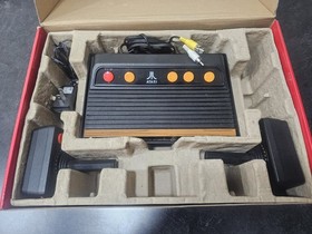 Atari Flashback 5 Classic Game Console Collector's Edition.