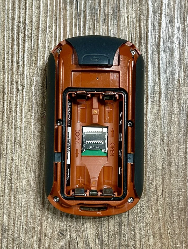 Garmin Dakota 20 2.6" Handheld GPS Navigator Camping Hiking Free Shipping - Image 3 of 4