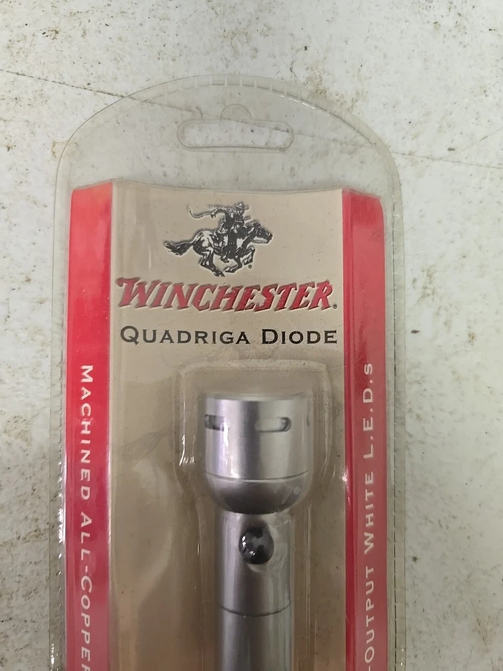 Linterna de diodo Winchester Quadriga nueva en paquete Foto 2 de 4