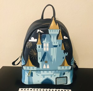 Loungefly Cinderella Castle Backpack BNWT Disney Parks ...