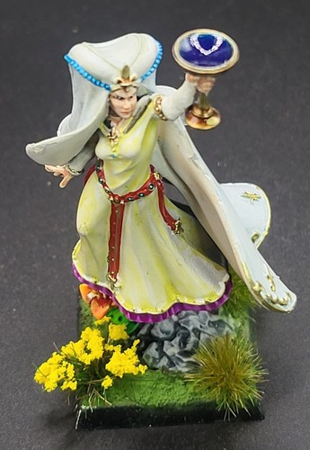 Painted Handmaiden of the Lady Bretonian Collectible Figure - Picture 5 of 7