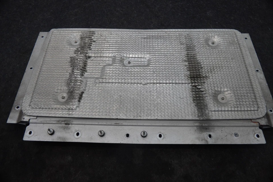 Fuel Tank Shield Protection Skid Plate 6G33-9N172-AE Aston Martin V8 Vantage 08 - Image 3 of 4