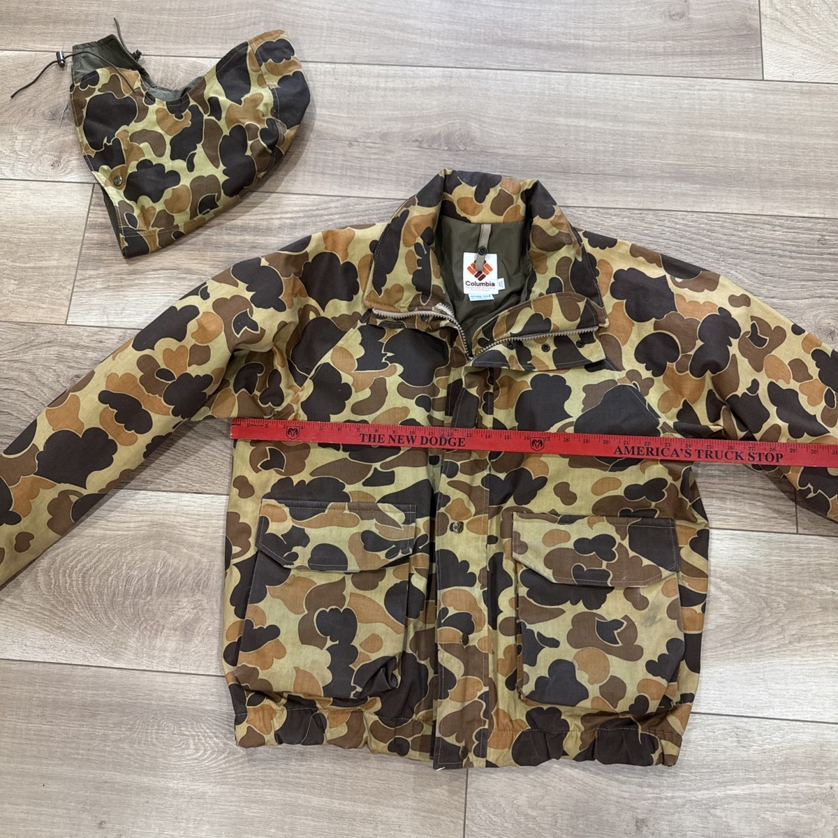 Vintage Columbia Camouflage Goretex 3M Duck Hunting Jacket