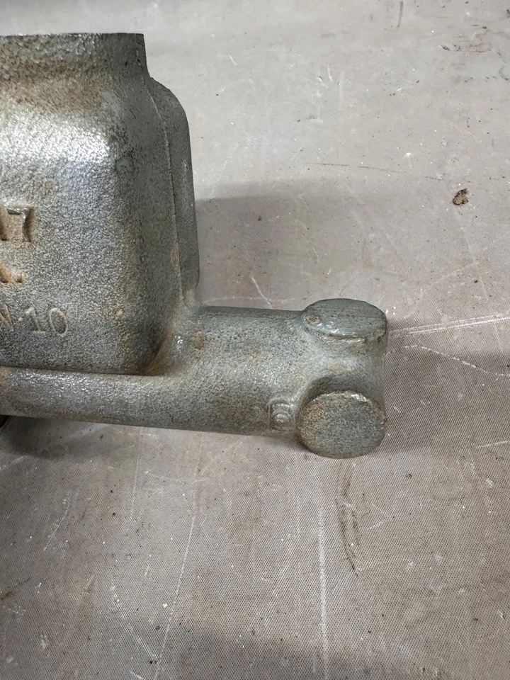 NOS 1955-1962 Pontiac Star Chief Buick Special BelAir Brake Master Cylinder 210 - Image 2 of 4