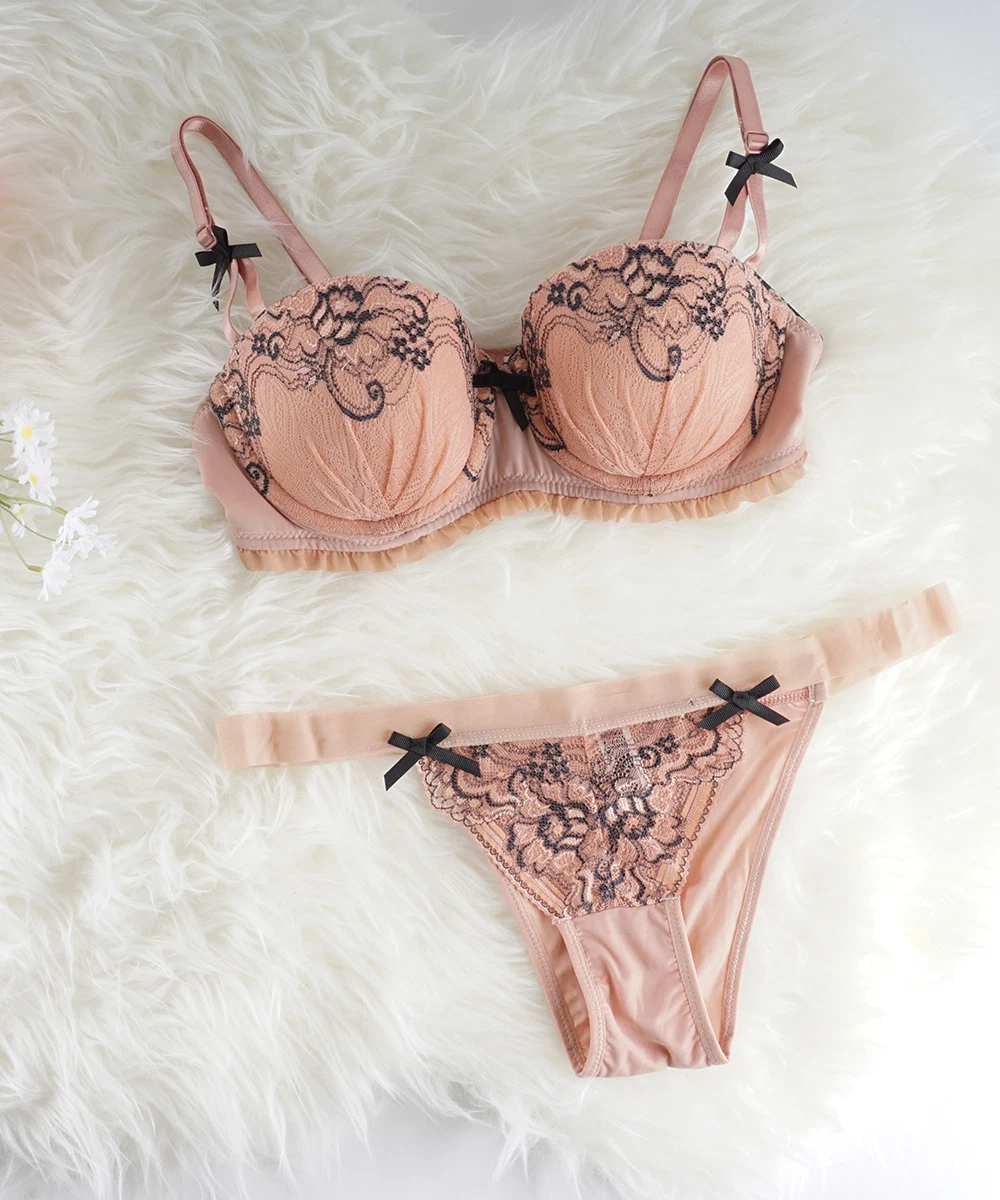 Delicate Lingerie Set, Blush Pink or Off White Embroidery Bra and Panty  Set, Mat