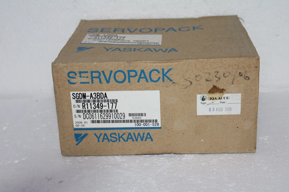 YASKAWA SGDM-A3BDA SERVOPACK 0.03kW - Photo 2/4