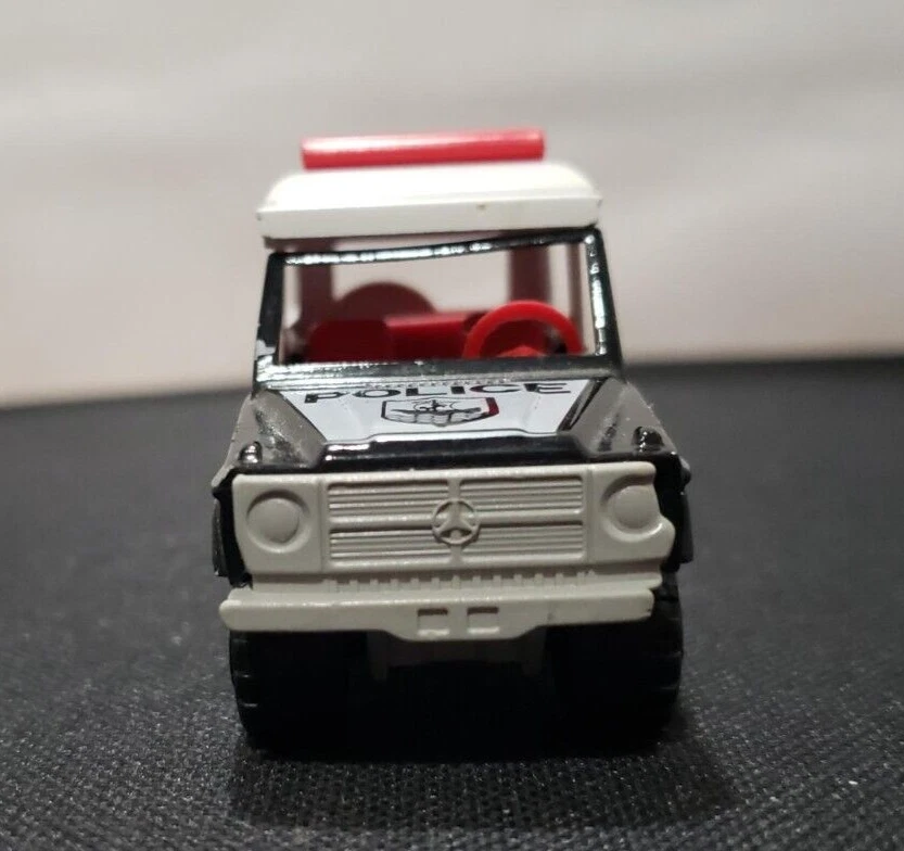 Vehículo policial Majorette Mercedes Benz 280 GE negro con tapa hecho en Francia de colección Foto 3 de 4