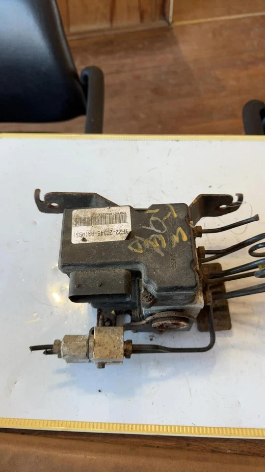 1999 2000 Ford Windstar Complete Anti Lock Brake Pump Unit Abs Module Assembly - Image 2 of 4