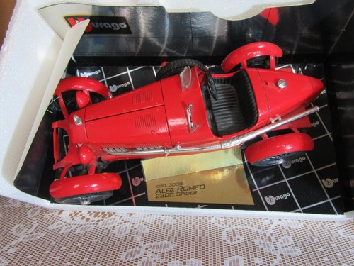 A24 Vintage Burago 3008 Italia Alfa Romeo 2300 Ragno 1932 Rosso 1:18 + Scatola - Foto 4 di 24