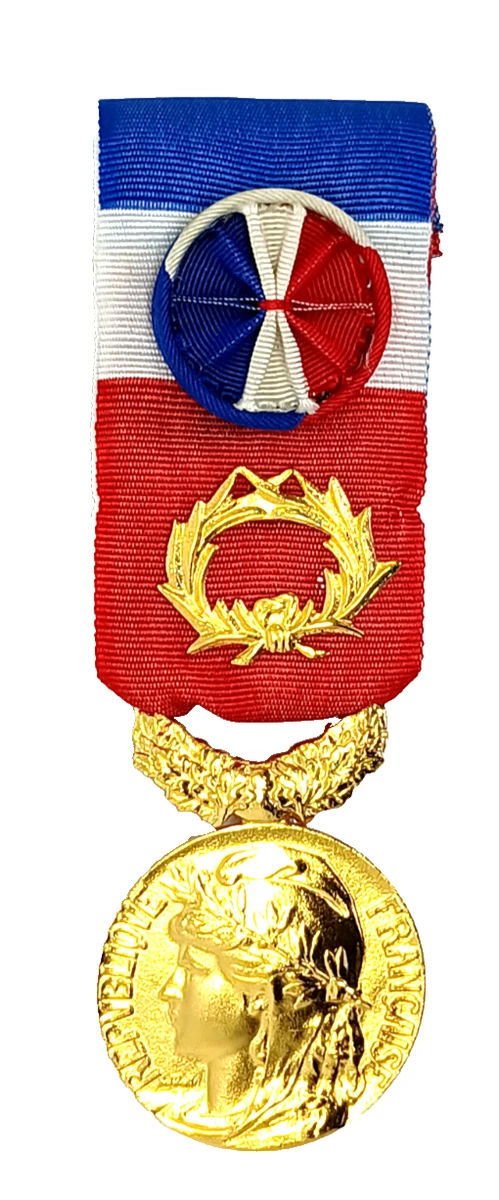 Comment obtenir une médaille du travail et une prime liée à la médaille