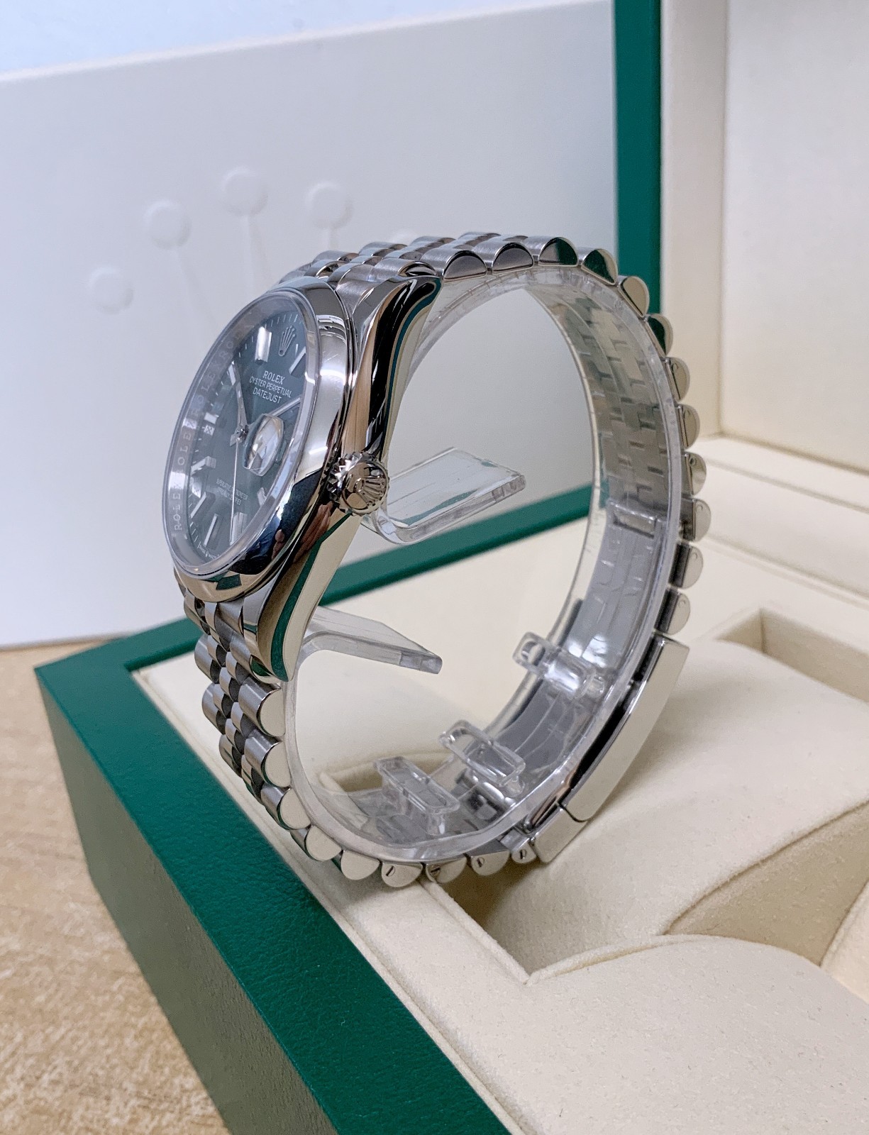 Rolex Datejust 36mm 126200 Mint Green Dial Box & Papers 2024 image 3