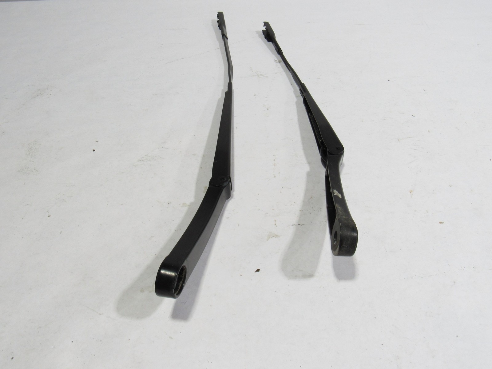 10-20 Bentley Mulsanne 2012 Front Left Right Windshield Wiper Arm Set 2 PCS @1