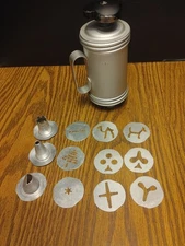 Vintage Mirro Aluminum Cookie Press  Set 9 Discs & 3 Decorating Tips