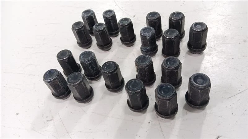 Juego de tuercas Ford Mustang 2014 2013 2012 Foto 3 de 4