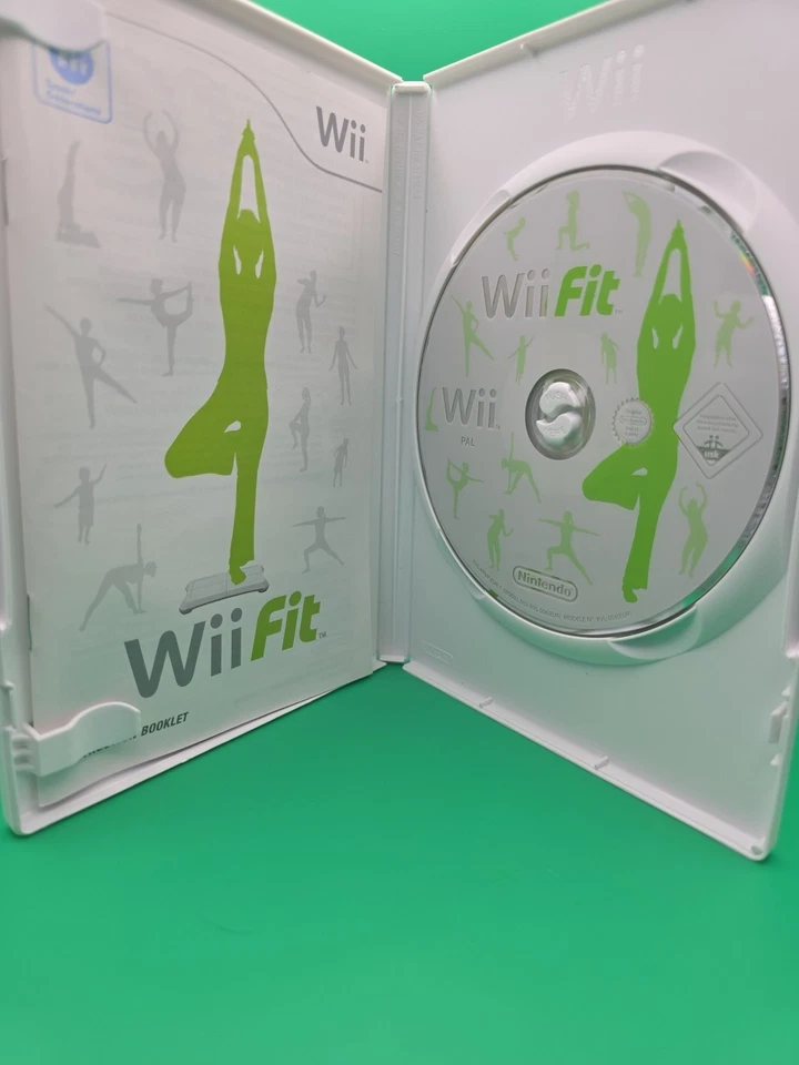 Wii Fit PAL Nintendo Wii Complete W Manual - Very Good Condition - Image 2 of 3
