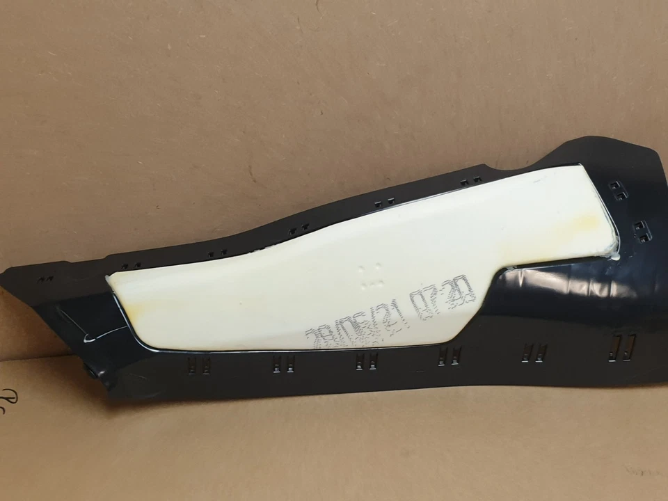 Land Rover Range Rover Velar Seat Side Cenefa 2018-2023 LR095535 Genuino NUEVO Foto 3 de 4