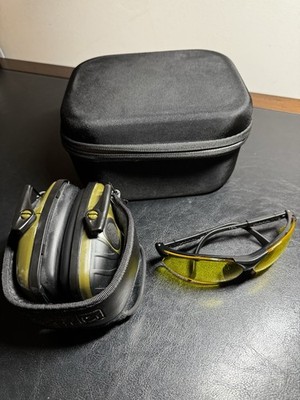 Howard Leight by Honeywell Impact Sport Electronic Shooting Earmuffs Green Case