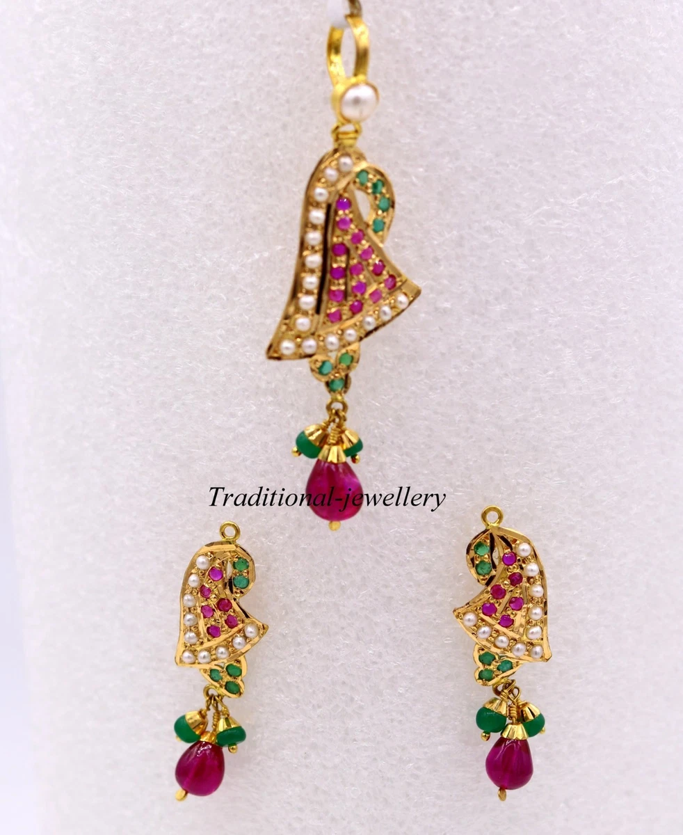 Jadau pendant sale set in gold