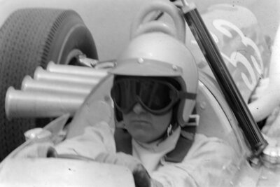 Walt Hansgen, Kjell Qvale, Huffaker Offenhauser Indy Car 1964 Racing Old Photo 3