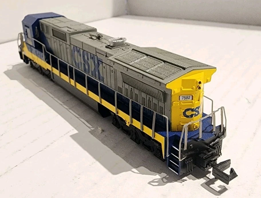 Bachmann Spectrum N Scale 85059 CSX D8-40C Diesel Locomotive #7592 DCC Ready - Image 3 of 4