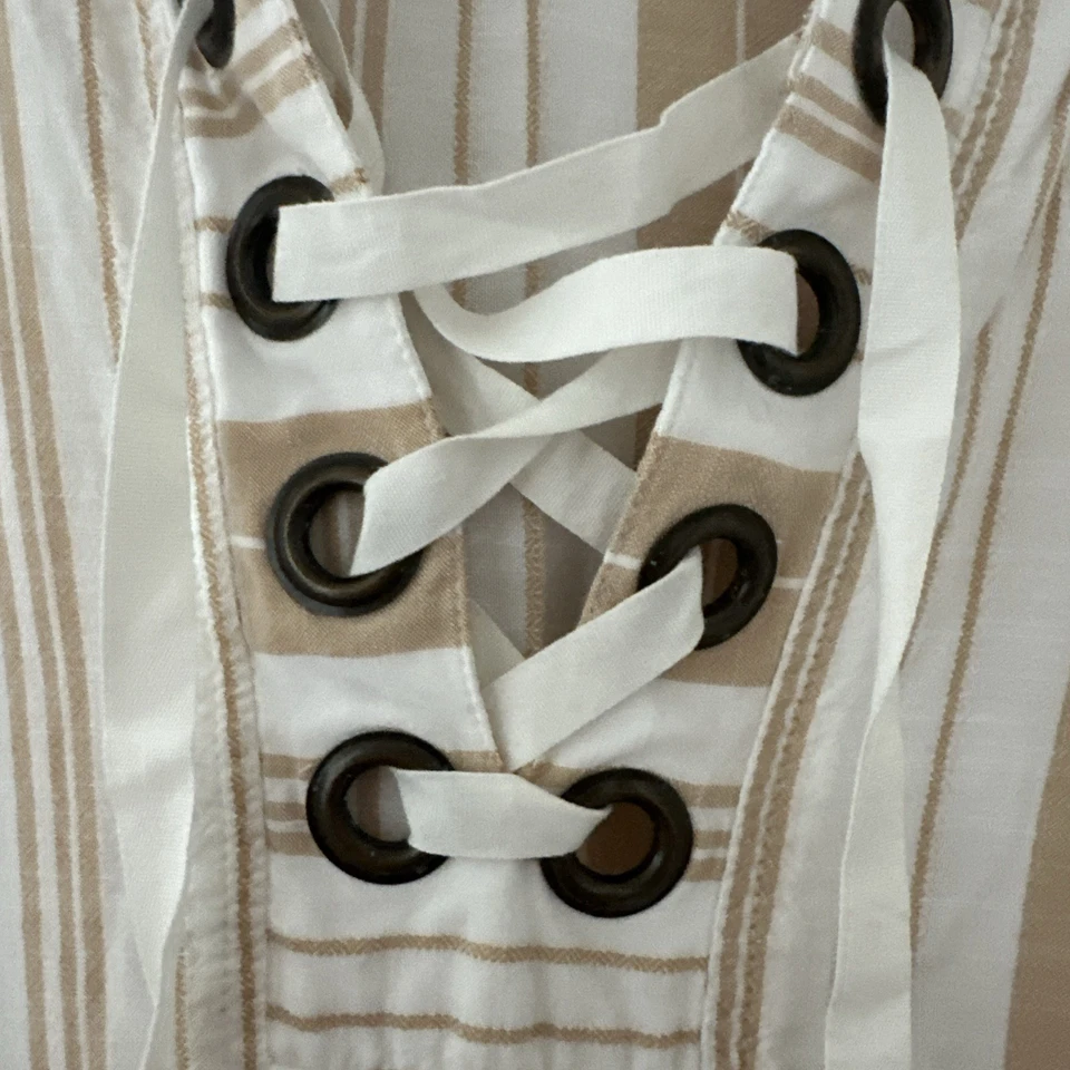 Sudadera con capucha L Space Small Love Letters color blanco tostado a rayas con cordones cuello en V cubierta para nadar Foto 3 de 4