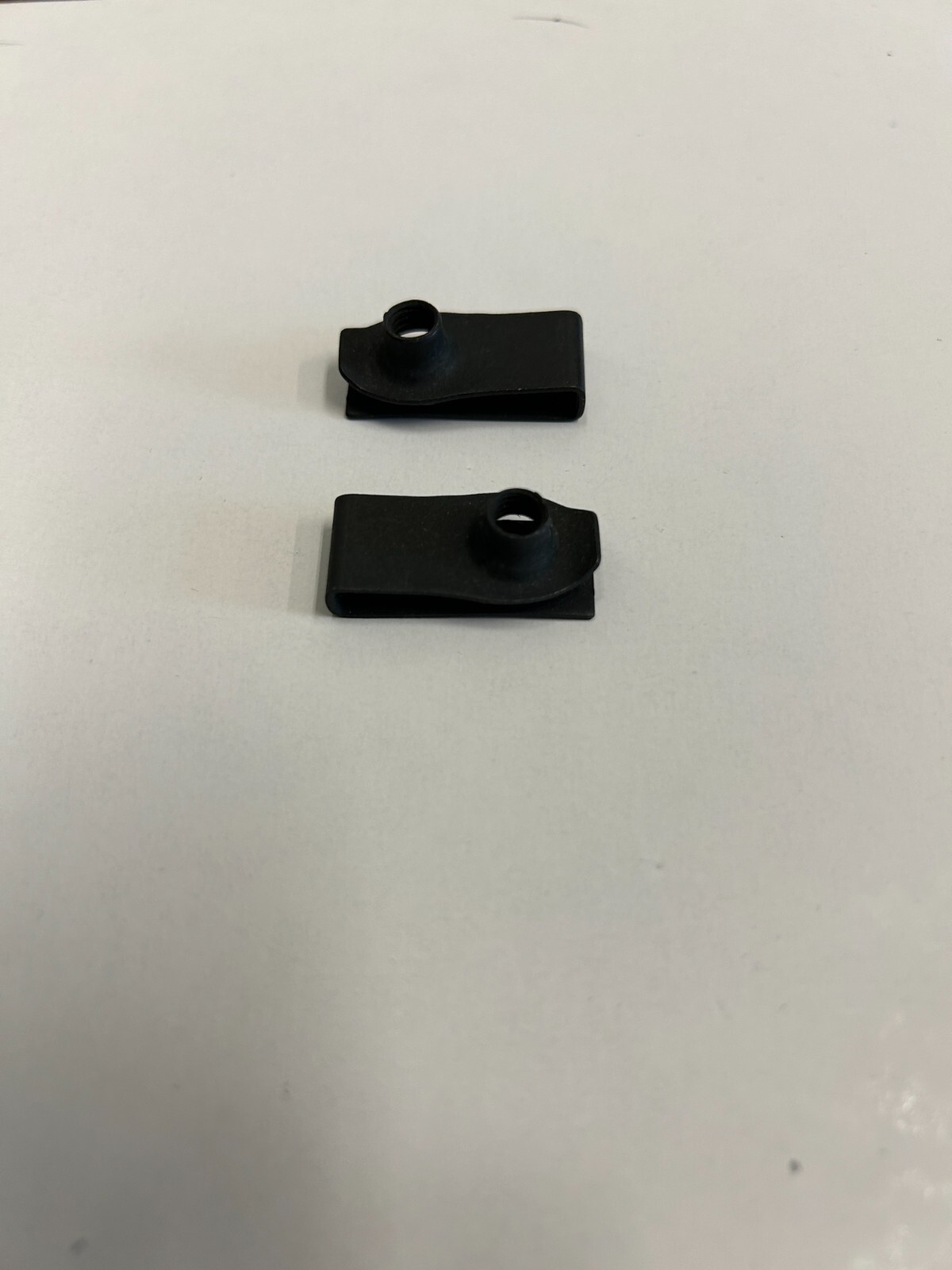 25 Extruded U Nuts M6-1.0 Screw Size Phosphate 11503715 - Foto 5