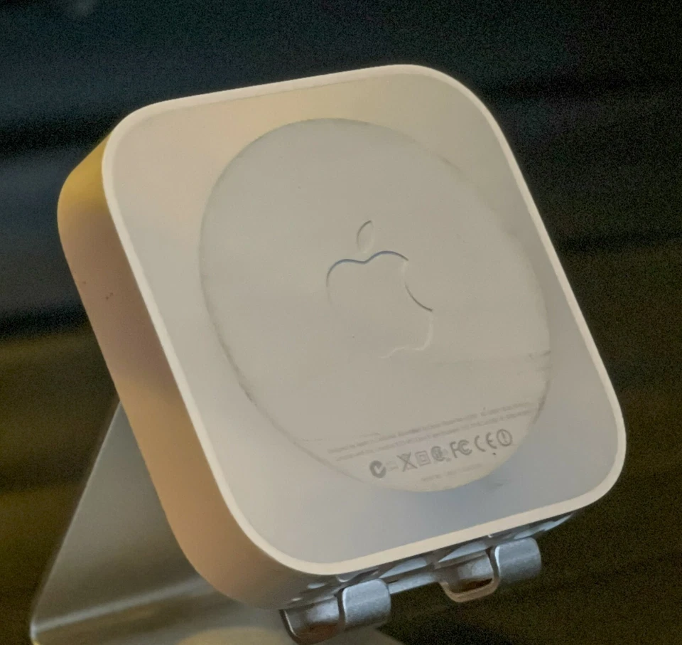 Airplay 2 Ready Apple Airport Express Base Station 2nd Gen- A1392 w/original box - Image 4 of 4