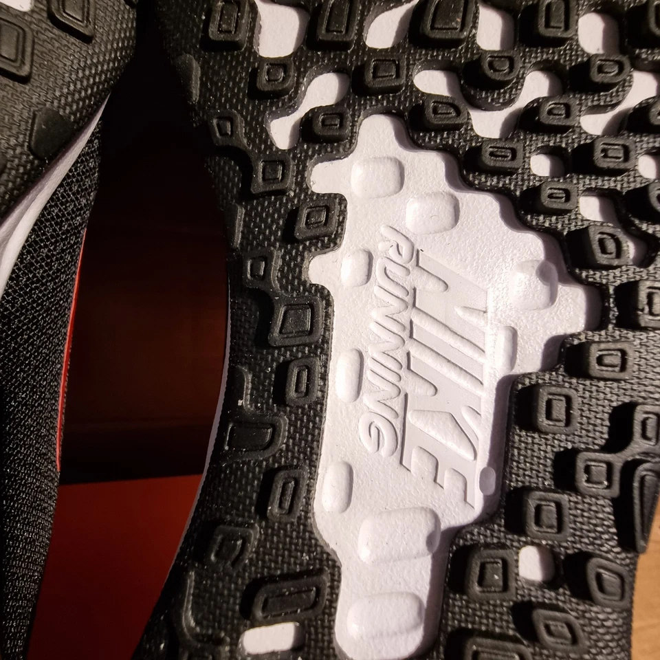 Nike Revolution 6 NN Road Running Shoes Men's Sneakers Trainers Black/Red - UK 9 - Image 4 of 4