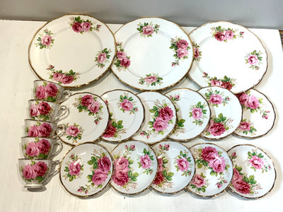 Royal Albert American Beauty 19 piece set