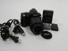 Nikon D60 10.2mp Digital SLR w/AF-S Nikkor DX VR 18-55 Shutter Ct. 10,376