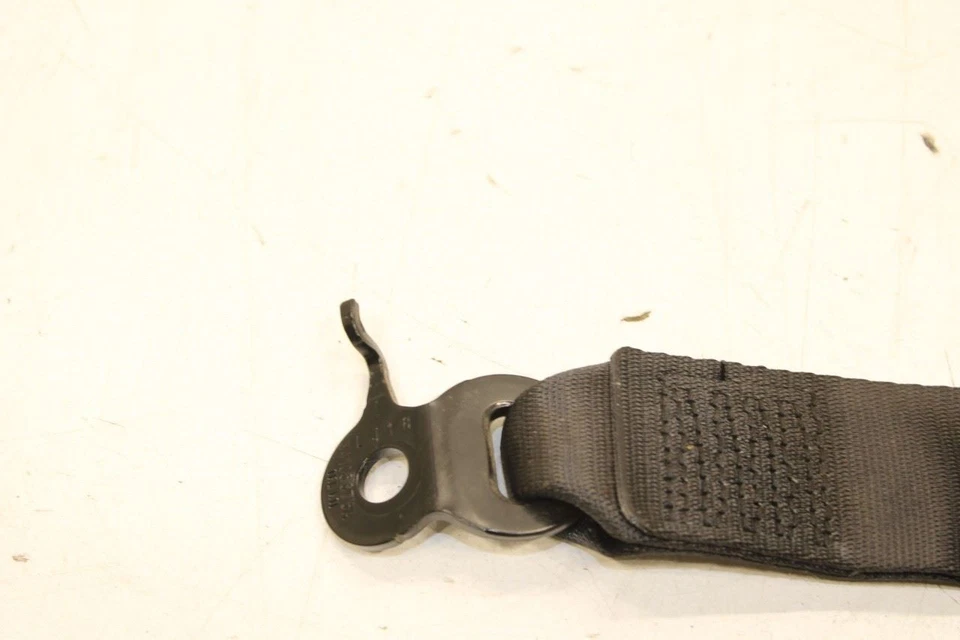 Комплект пряжек ремней безопасности 2-го ряда для заднего правостороннего и левостороннего центрального ремня безопасности BMW 750Li xDrive 10-15 годов выпуска - Изображение 4 из 4