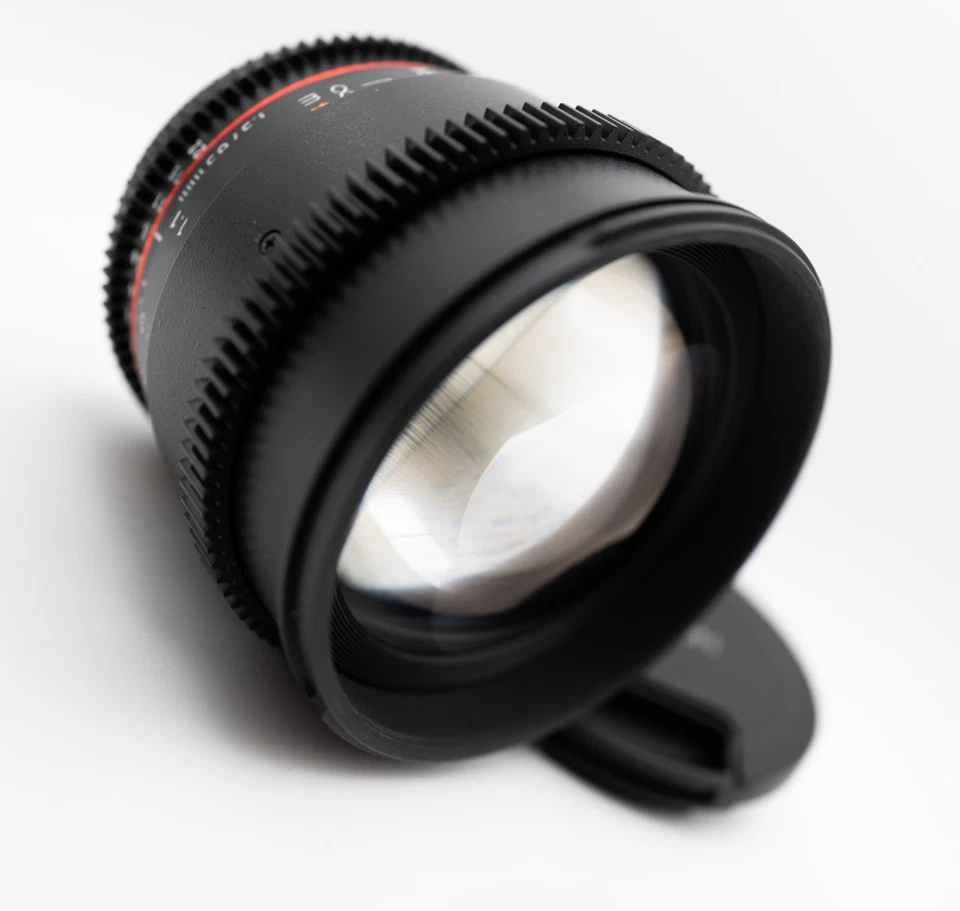 Lente Rokinon 85 mm T1.5 Cine DS para Canon EF - Excelente Estado Foto 2 de 3