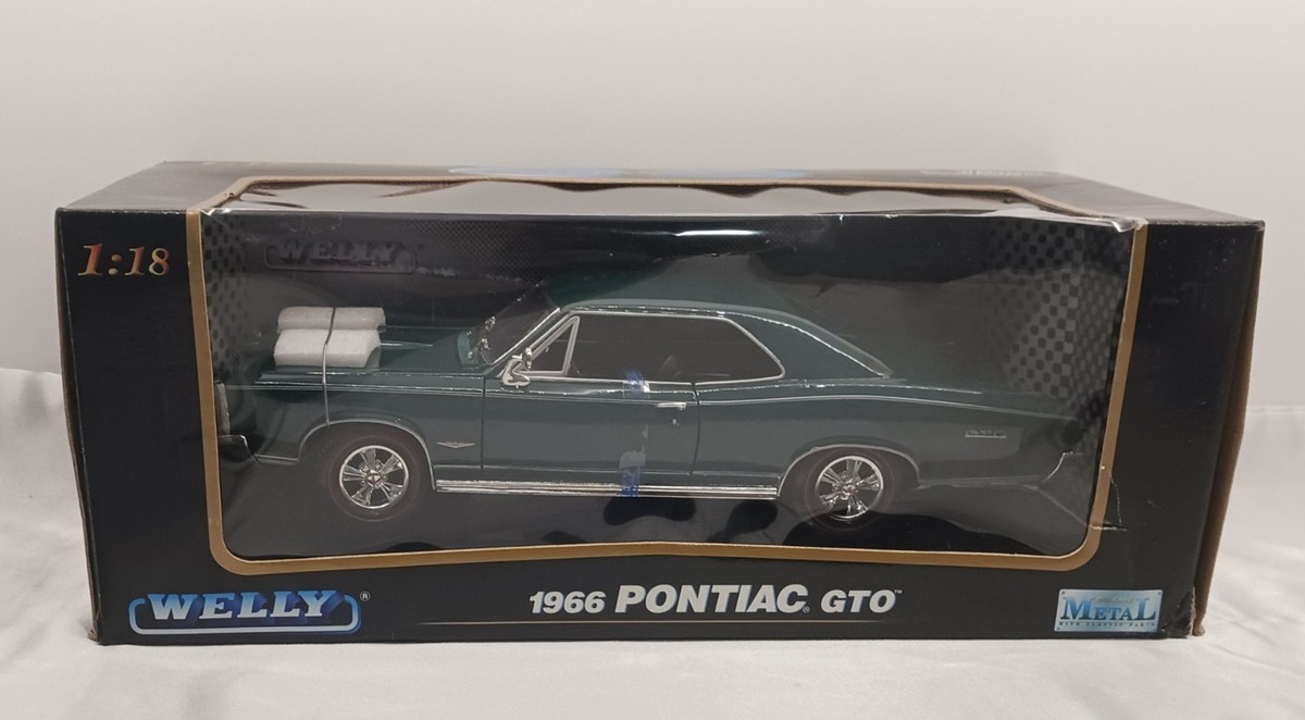 WELLY★1966 ポンティアック GTO Welly 1966 Pontiac GTO 1:18 Scale Diecast Model Car Gold