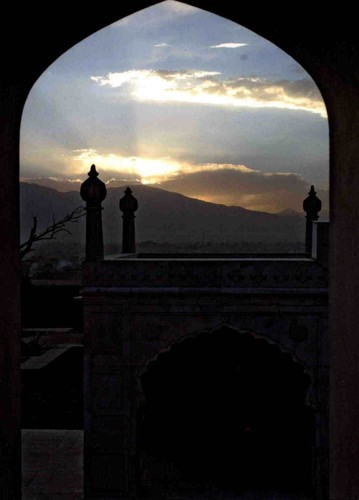 Cartolina AFGHANISTAN Nel parco Bagh-e-Babur a KABUL Postcard cartolina